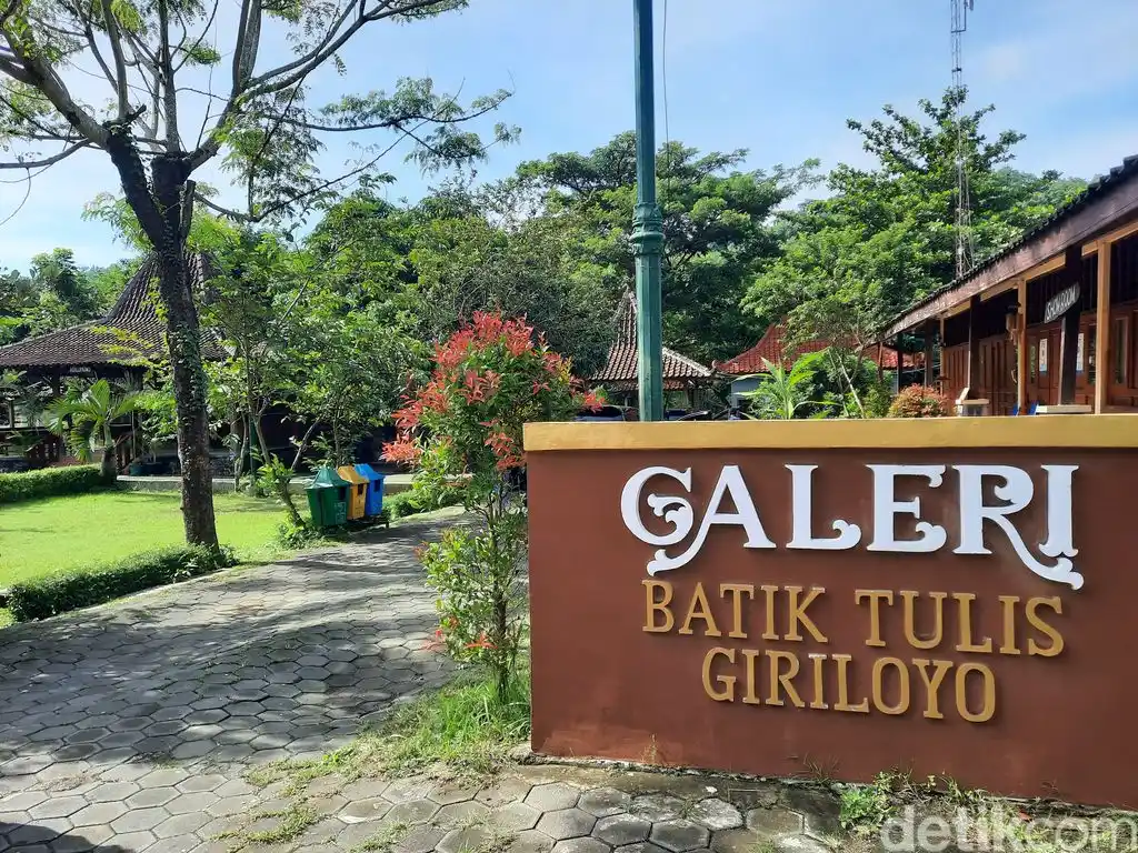 Galeri Batik Tulis Giriloyo
