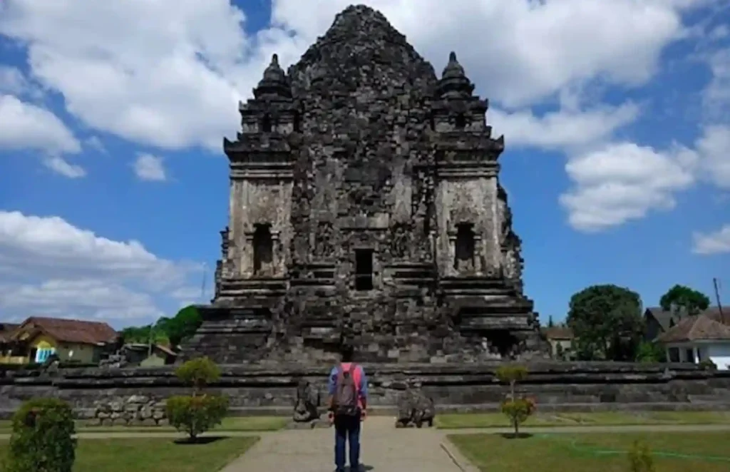 Tips Berkunjung ke Candi Kalasan