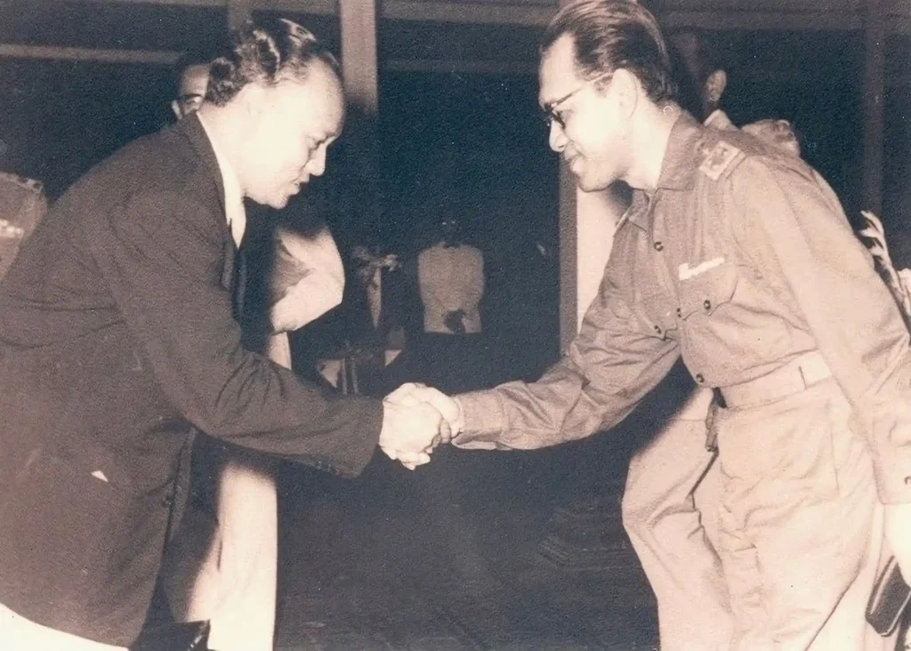 Sultan Hamengkubuwono Saat Menyampaikan Maklumat