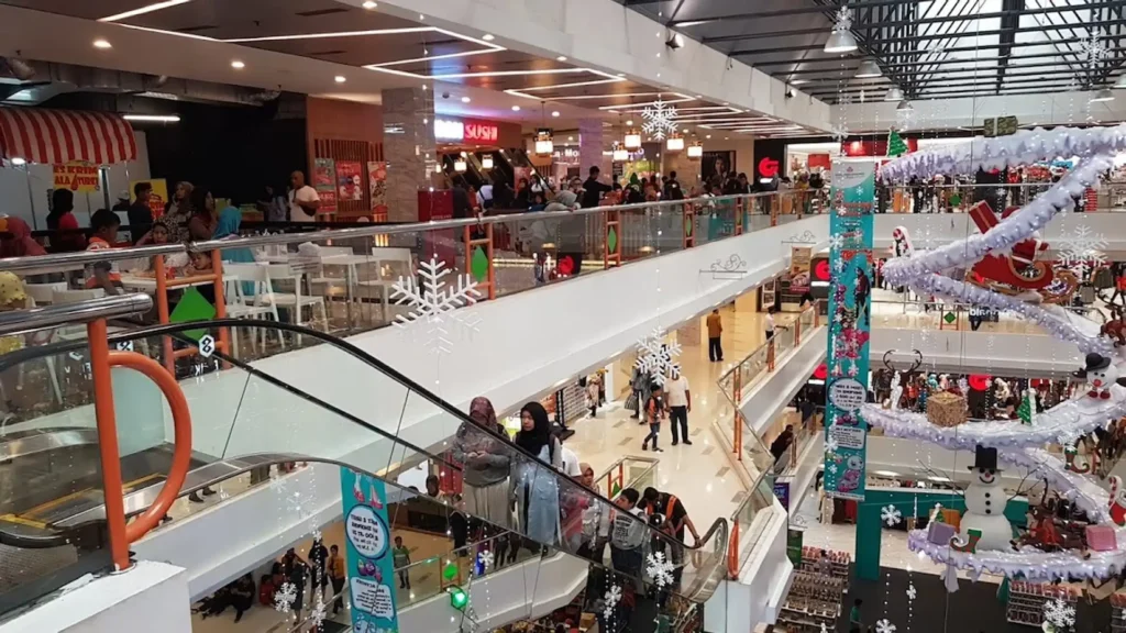 Suasana di dalam Plaza Malioboro